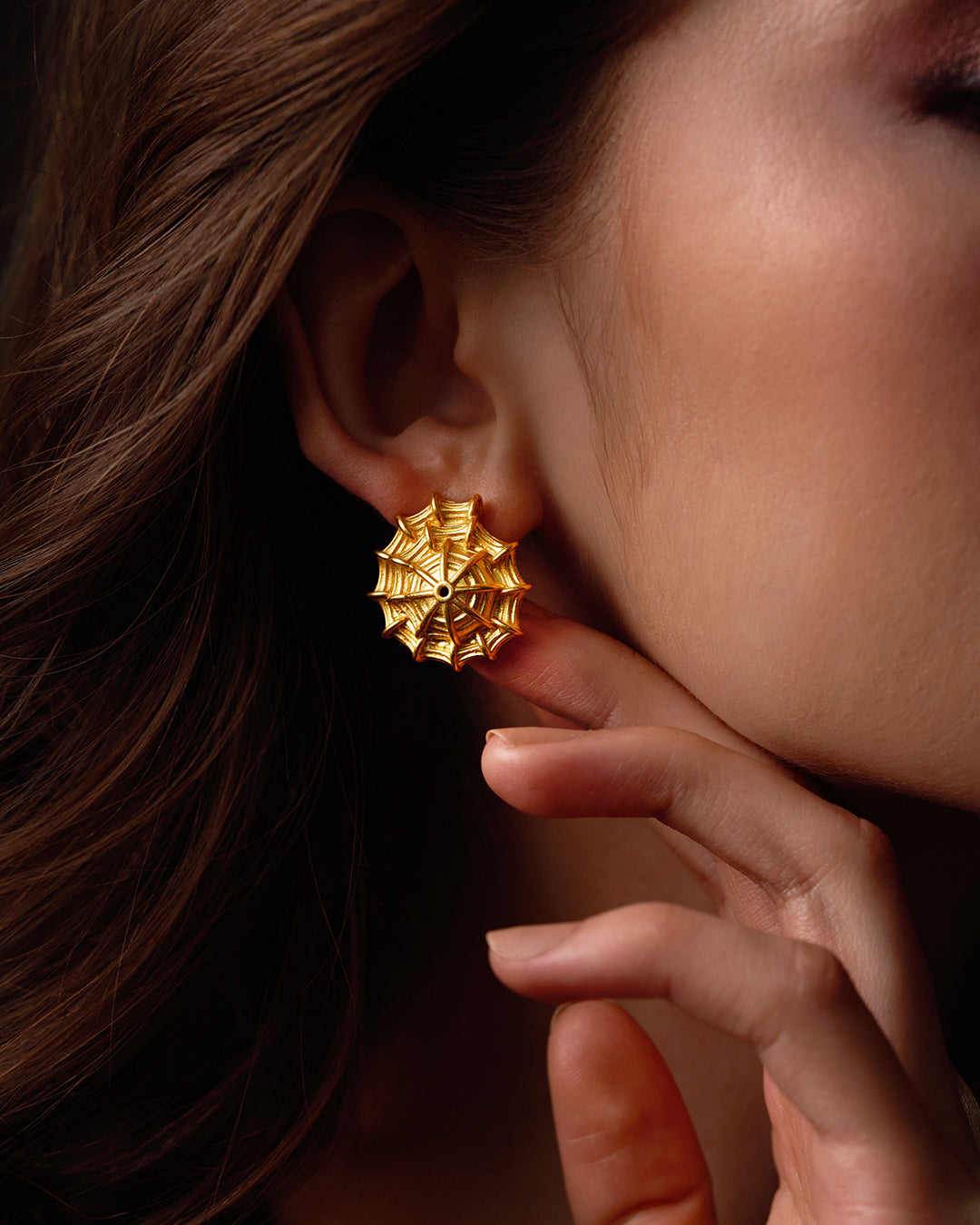 MYSTIC MEDALION EARRING | 18K GOLD PLATED