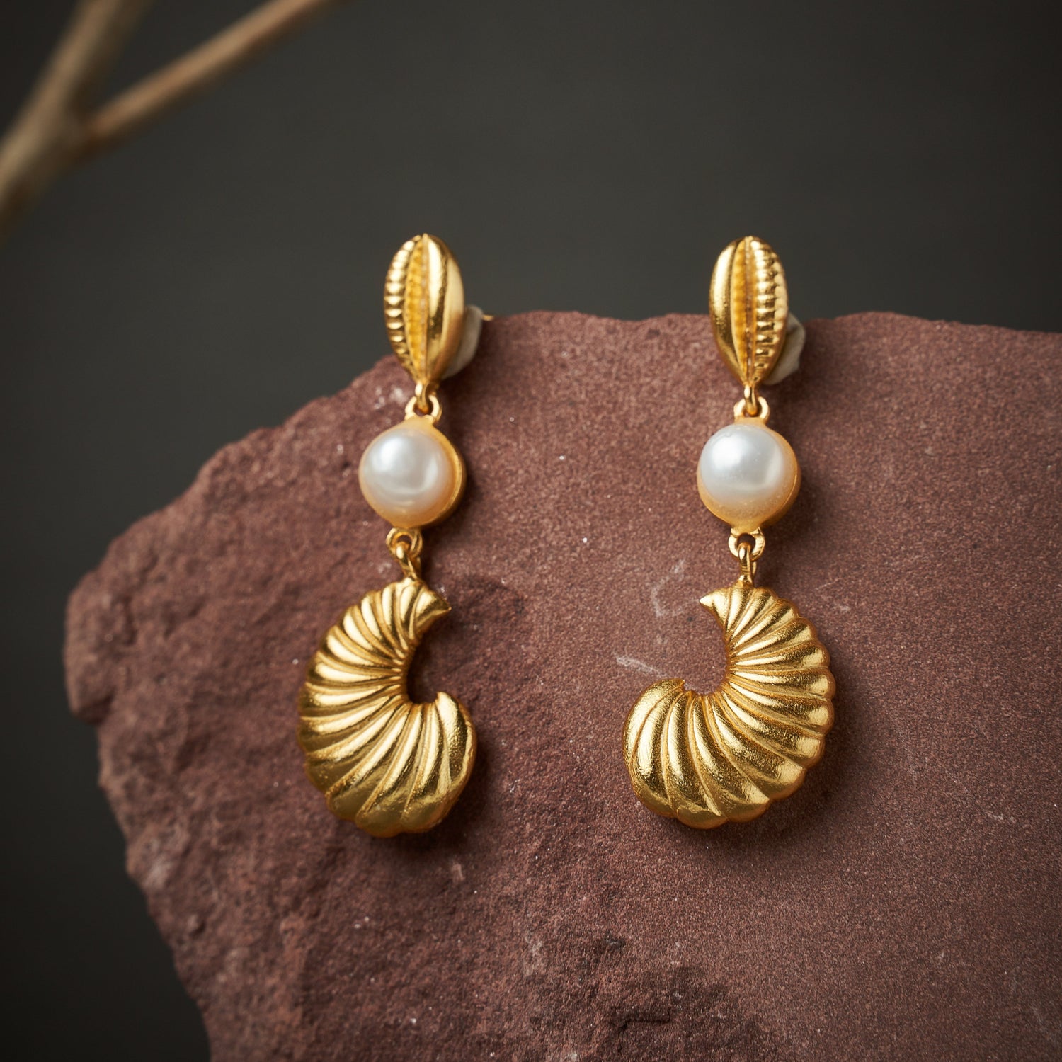 AKOYA EARRING | 18K GOLD PLATED