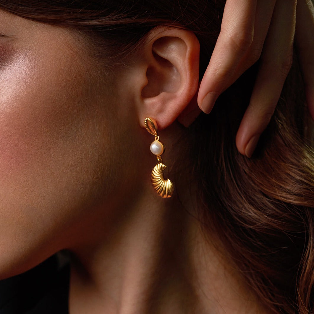 AKOYA EARRING | 18K GOLD PLATED